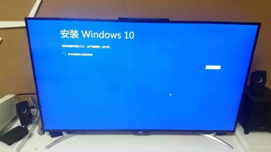 华盛顿时间下午两点半，小哲成功完成Windows10完美升级！迎接新时代！