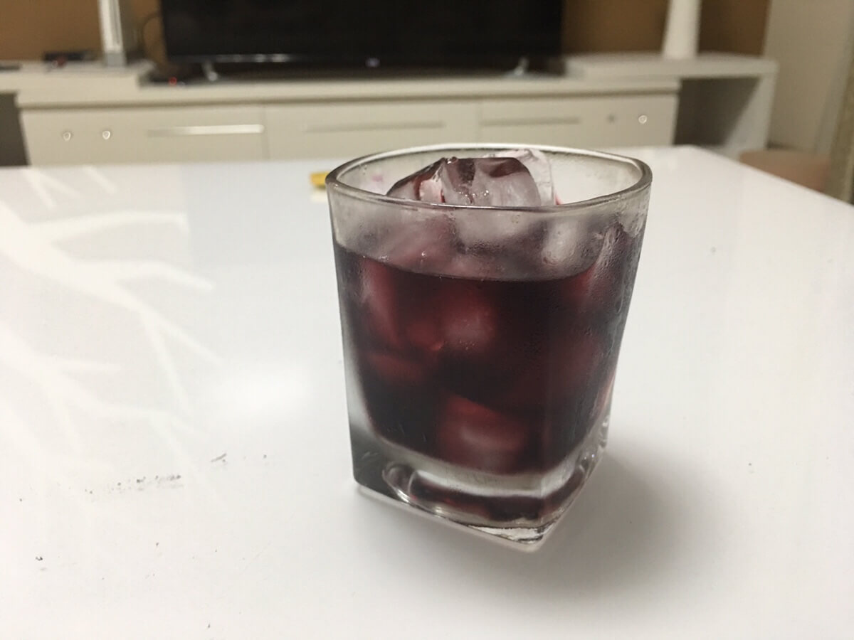 喝杯白酒交个朋友！喝杯红酒交给右手！