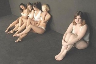 孤独的人更容易胖，原来如此！