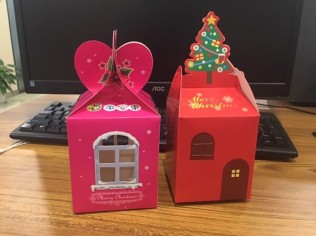 大清早就开始节日的气氛了，哦哆K??