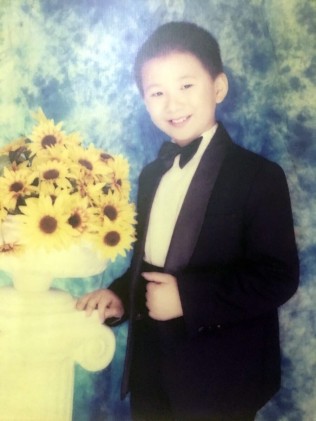 哈哈，小哲也来回忆下小时候的自己！怎么样！