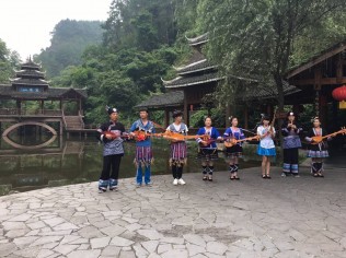 万佛山，不爬山了，下雨！