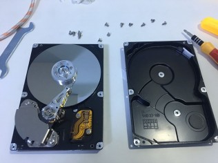 嗯嗯  原来三星的机械硬盘是这么的美丽