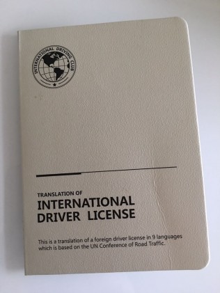 国际驾照拿到了，在国外可以租车自驾游啦！哈哈……