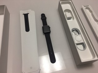 终于跟上了时代，全球第一手表品牌的最新款，吃土几个月也罢，研究中……