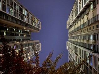 抬头仰望星空……和我想的不一样……