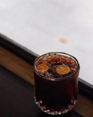 周末与快乐水最配哦……