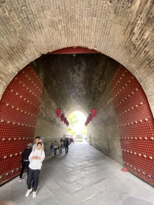 西安城墙上骑行