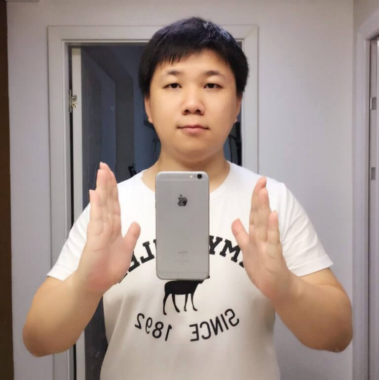 我也试试高难度自拍……