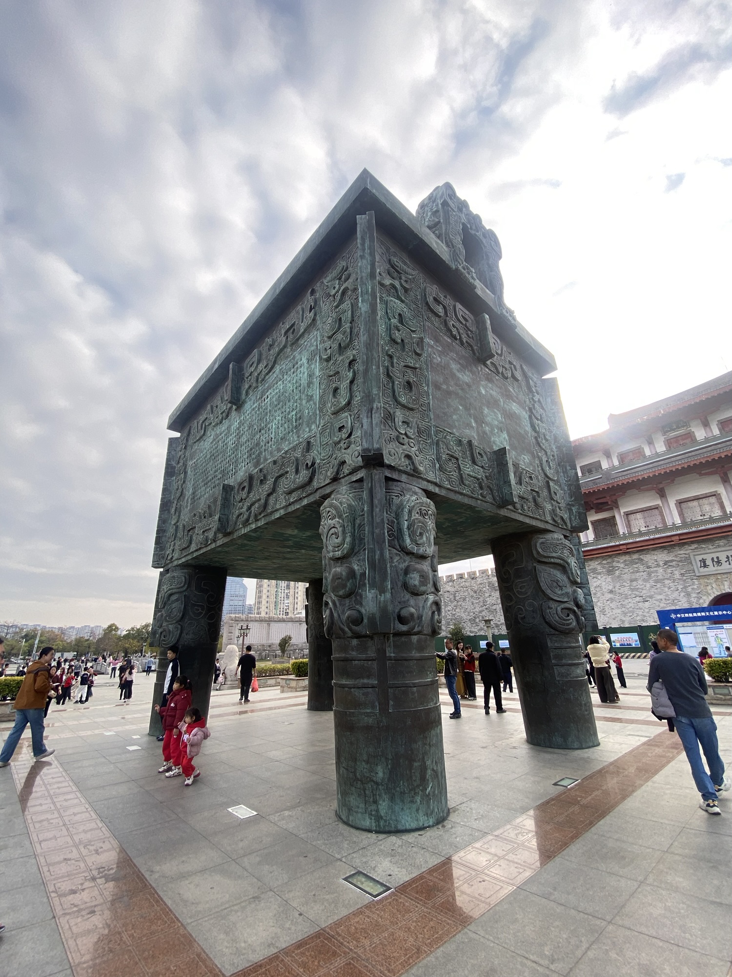 汕头-揭阳，人从众…