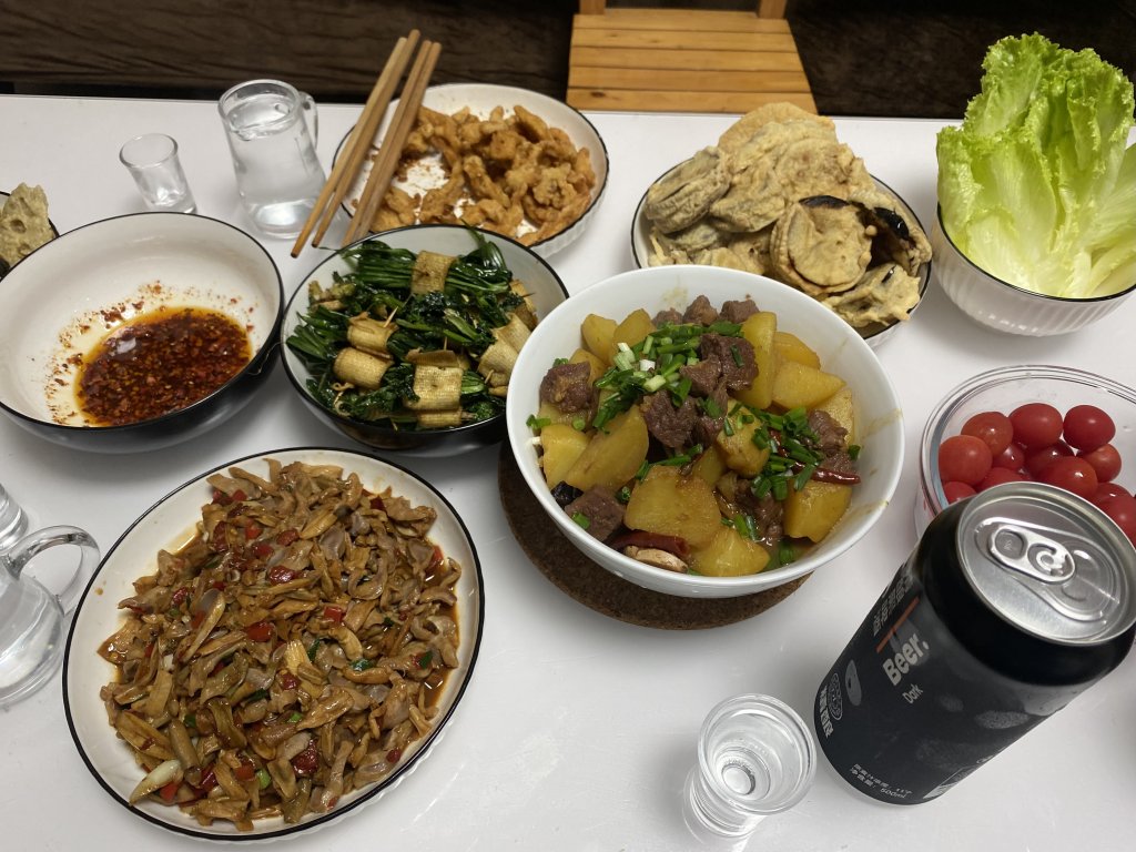 朋友相聚总要做点没做过的菜